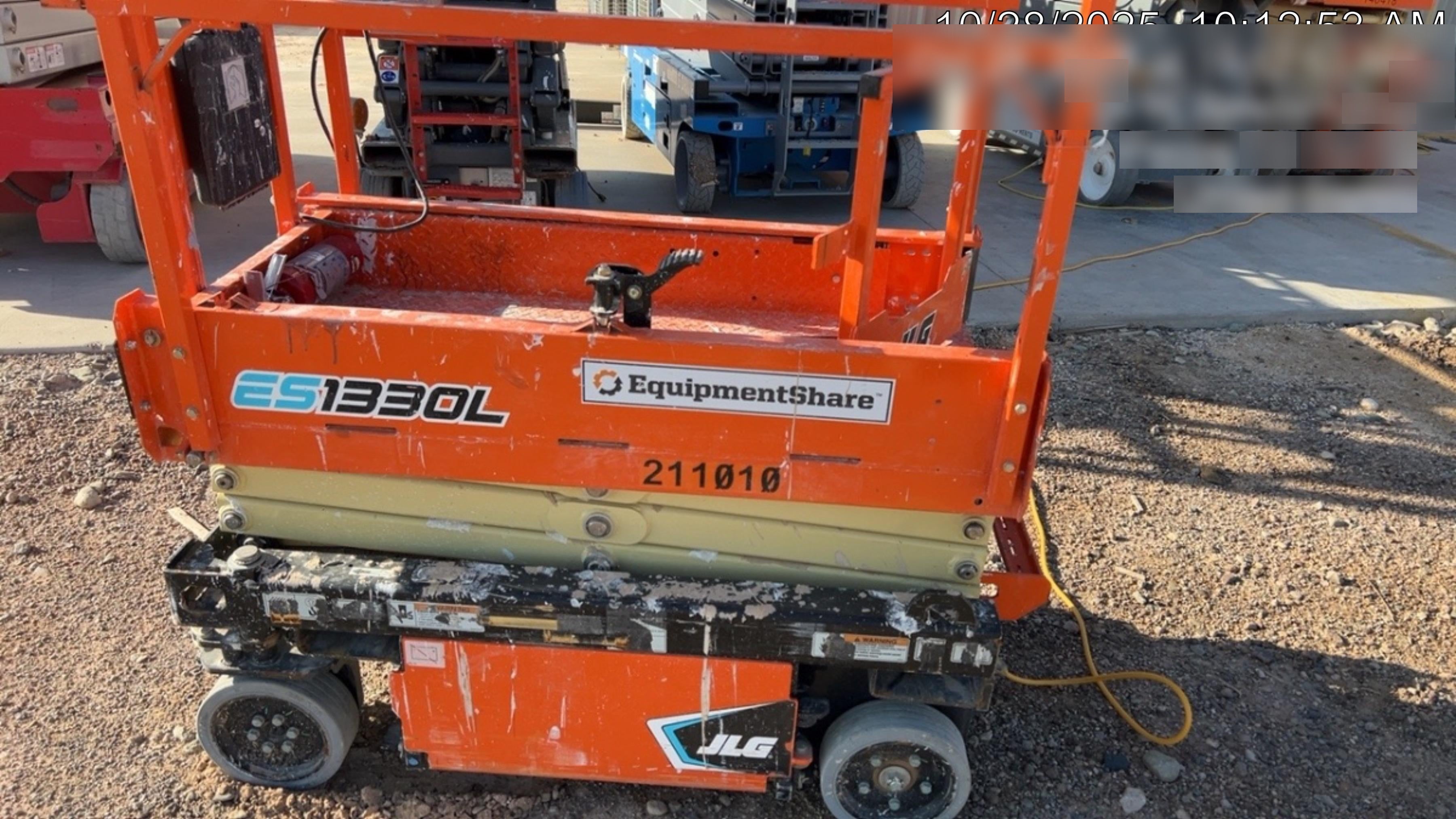 2022 JLG ES1330L