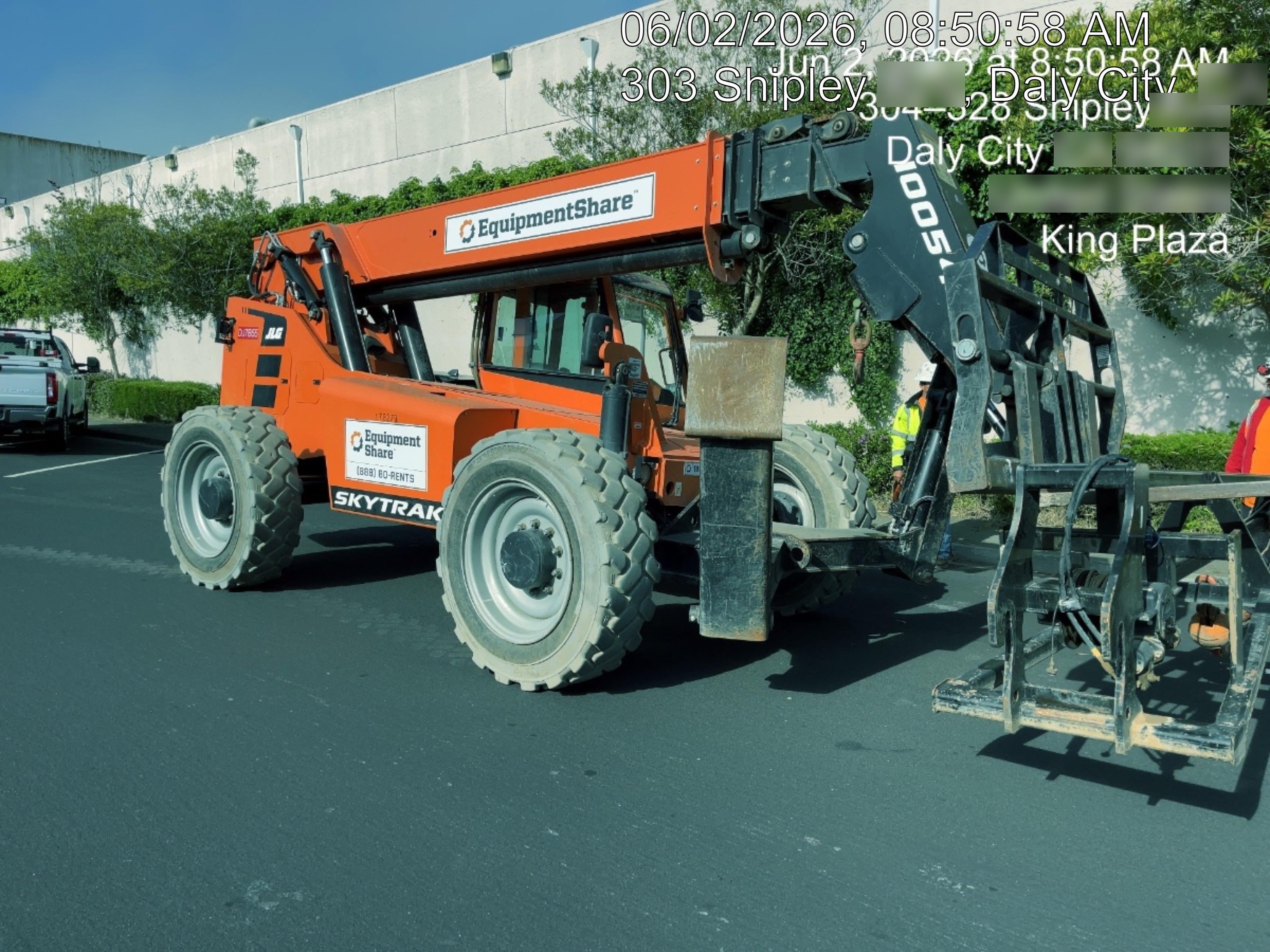 2024 JLG 1001099351