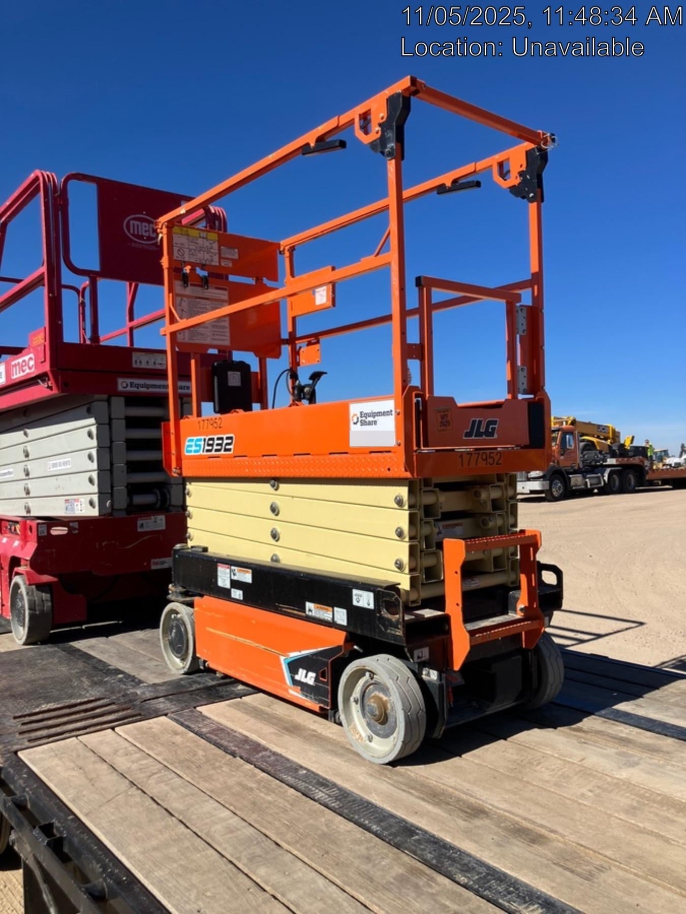 2021 JLG ES1932