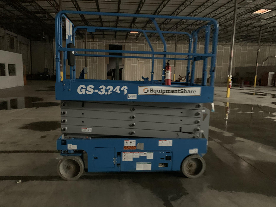 2019 Genie GS-3246 Folding rails with full height swing gate