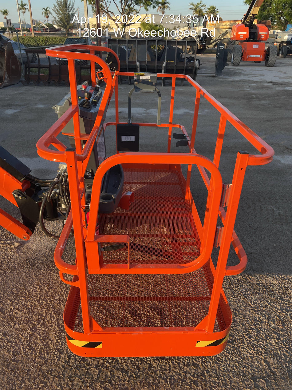 2022 JLG 660SJ