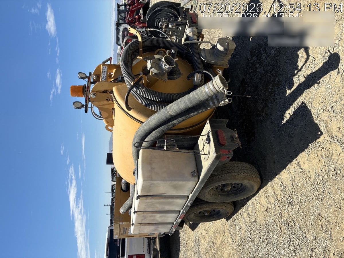 2022 VAC-TRON LP573XDT