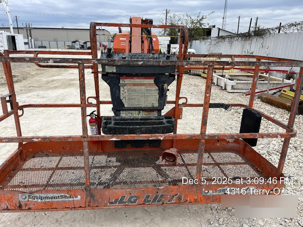 2021 JLG 860SJ