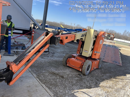 2019 JLG E300AJP