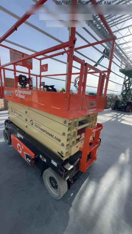 2022 JLG ES3246