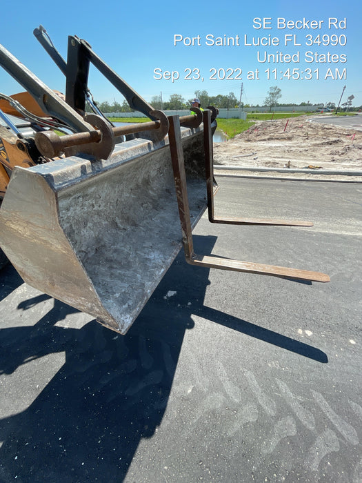 2014 WERK-BRAU 42" Forks - Backhoe