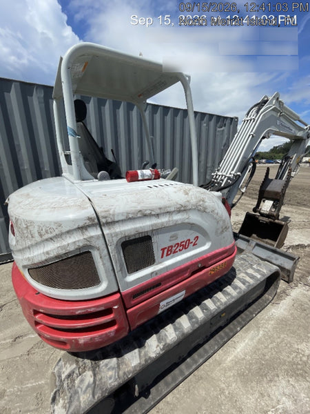 2023 TAKEUCHI TB250-2R
