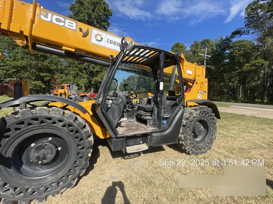 2019 JCB 512-56 Canopy, 109 HP, Solid Tires, STD Worklight, Beacon, Aux Hydraulics, Lifting Eye, Back up Alarm w/66" Carriage/60" Forks