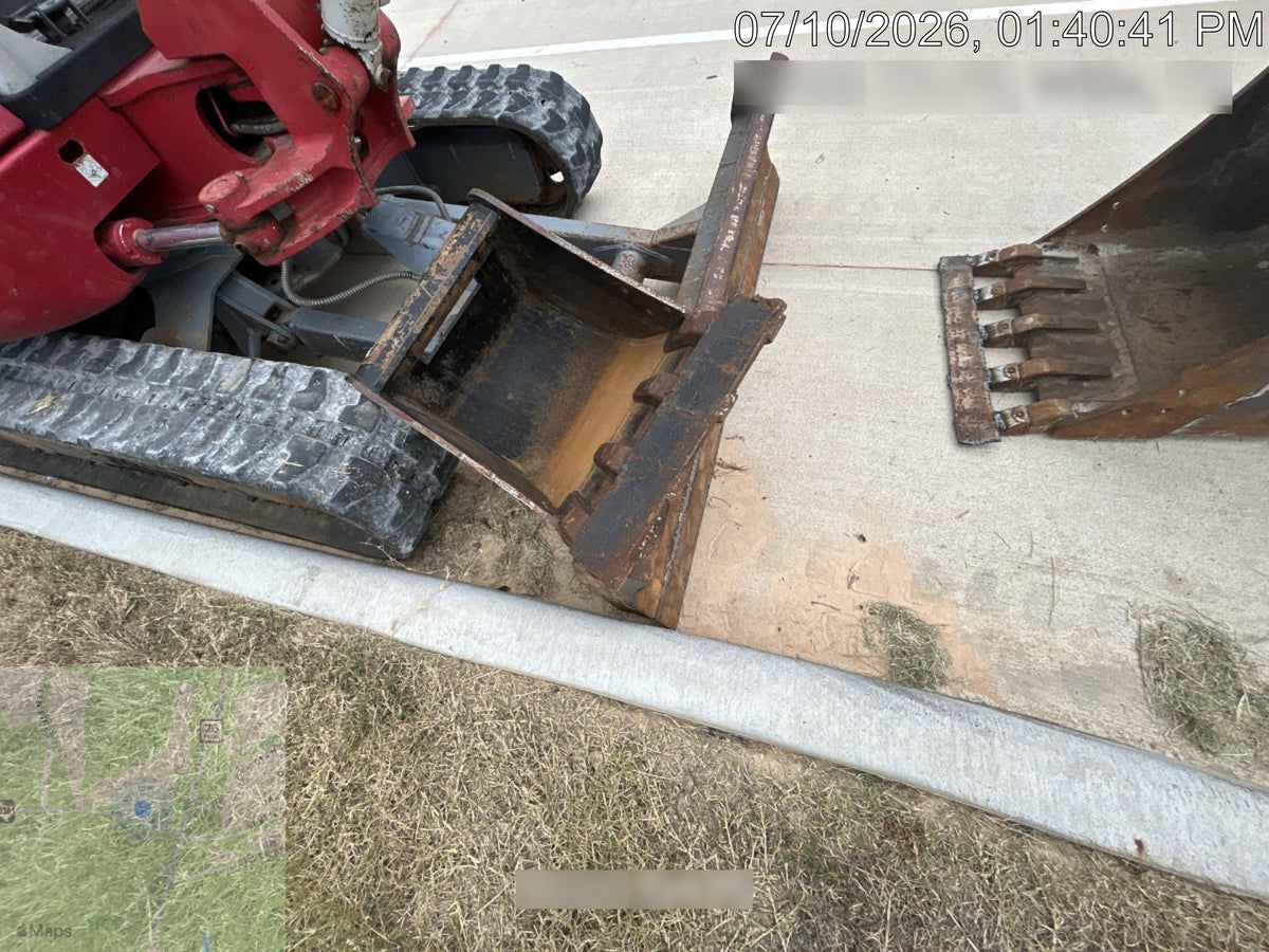 2021 TAKEUCHI TB235-2R