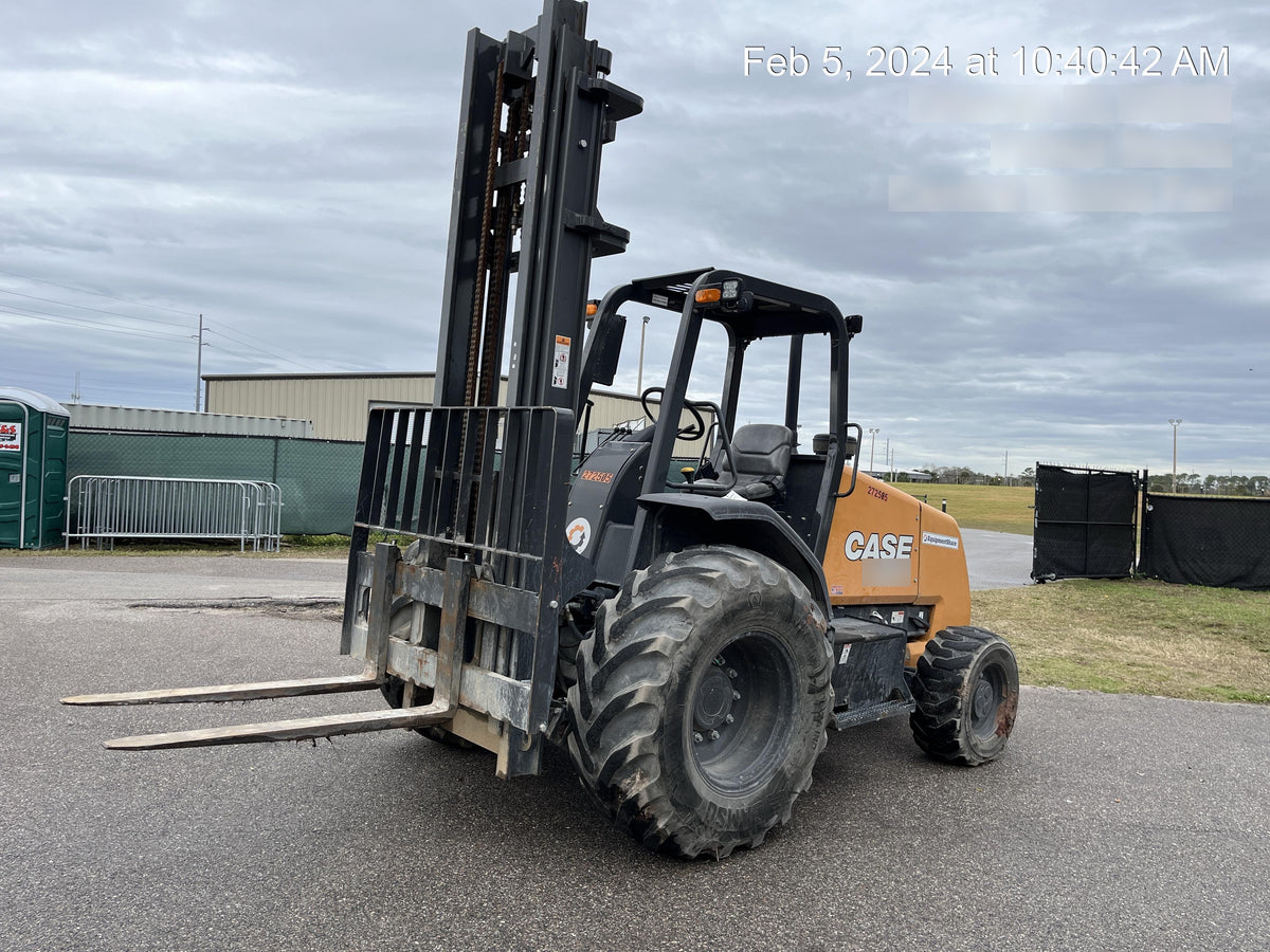 2023 CASE 588H
