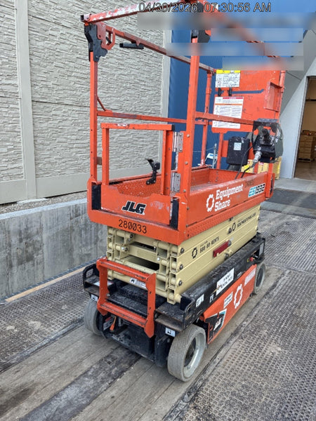 2022 JLG ES1932