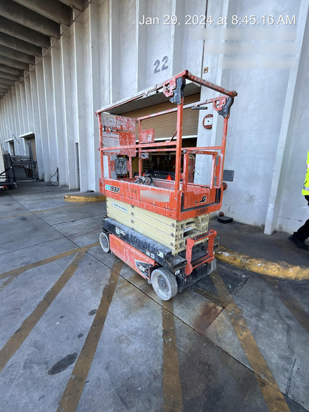 2022 JLG ES1932