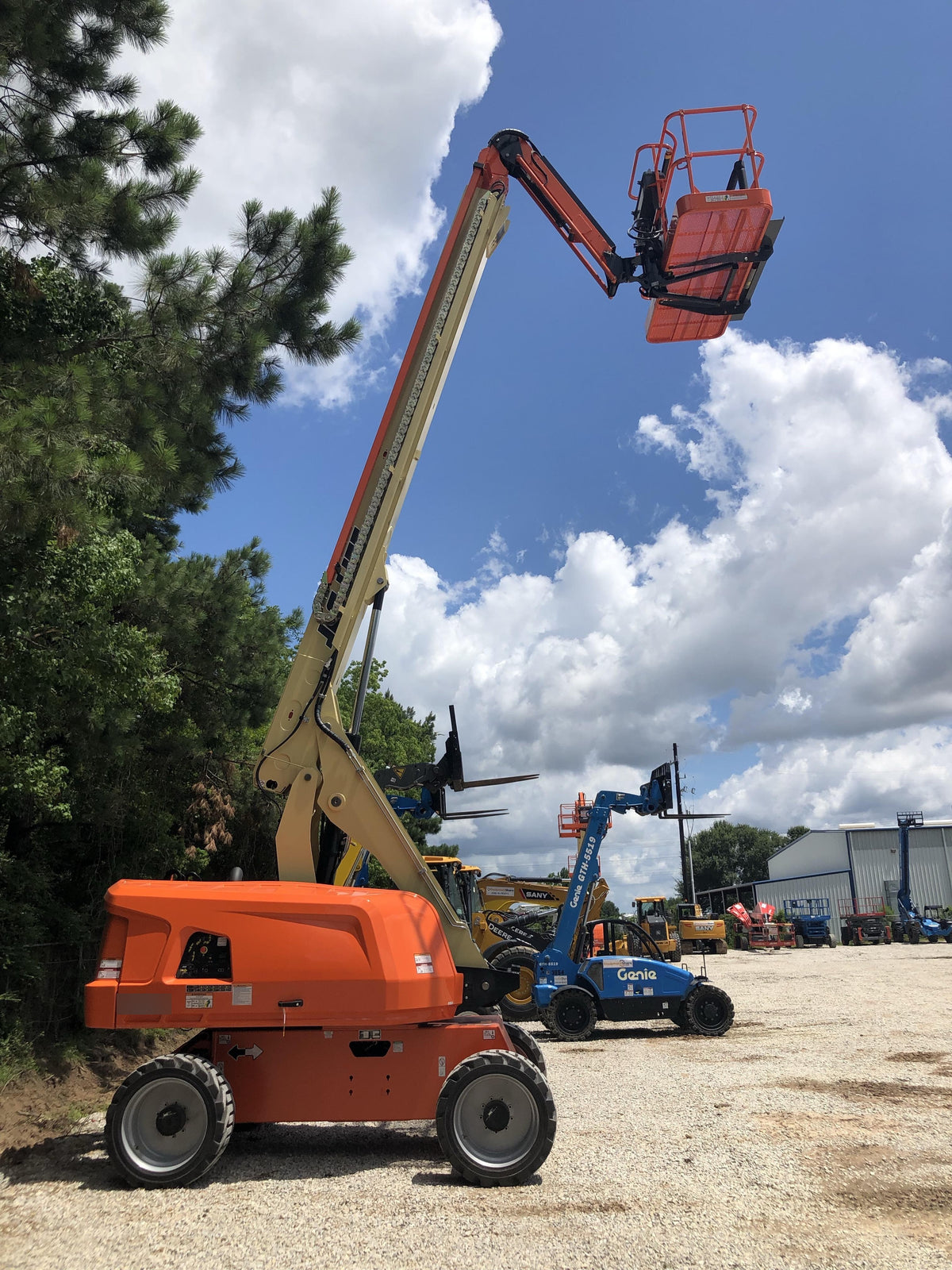 2019 JLG 660SJ