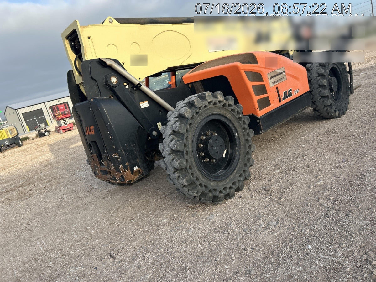 2019 JLG 1255