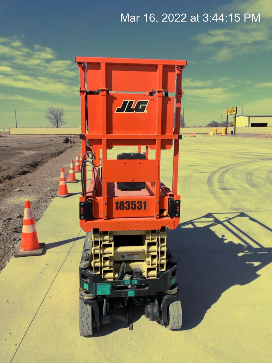 2021 JLG ES1932