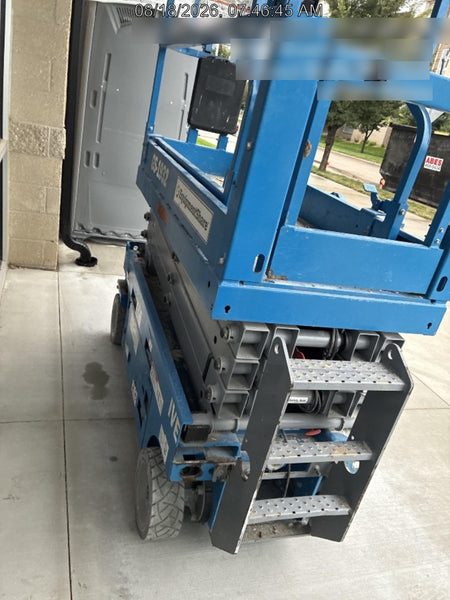 2023 GENIE GS-1932