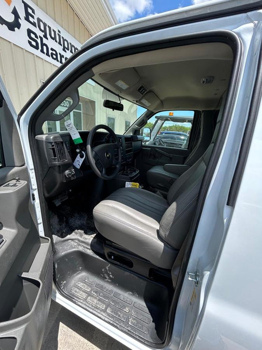 2025 CHEVROLET Express Van - Rental