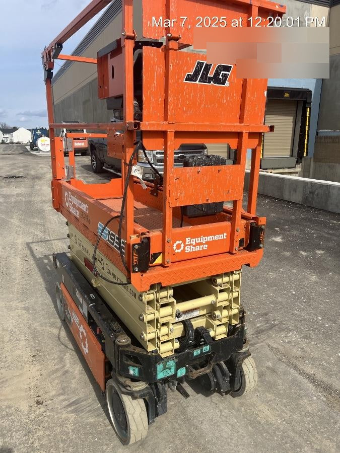 2022 JLG ES1932