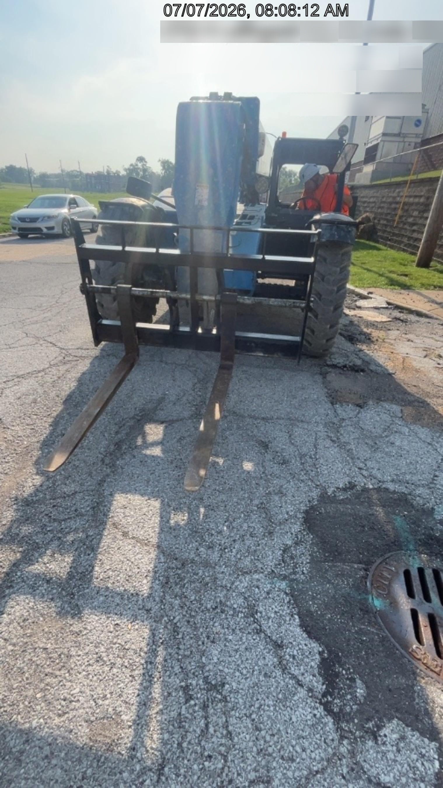 2018 Genie GTH-844 Genie GTH-844 w/ROPS, Work Lights, Solid Tires, RH Cab Mesh, Beacon, 60" Carriage and Forks