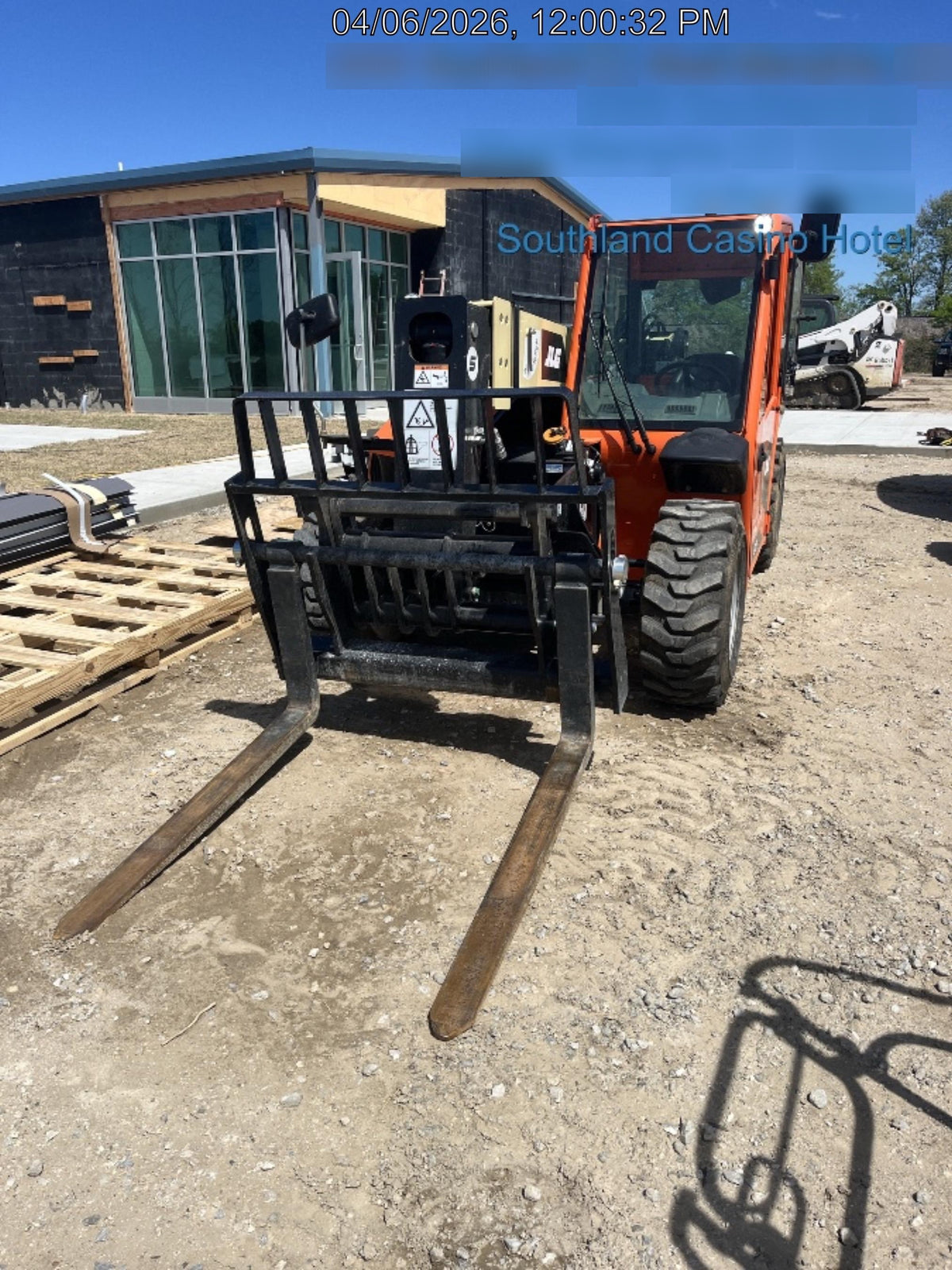2025 JLG 519
