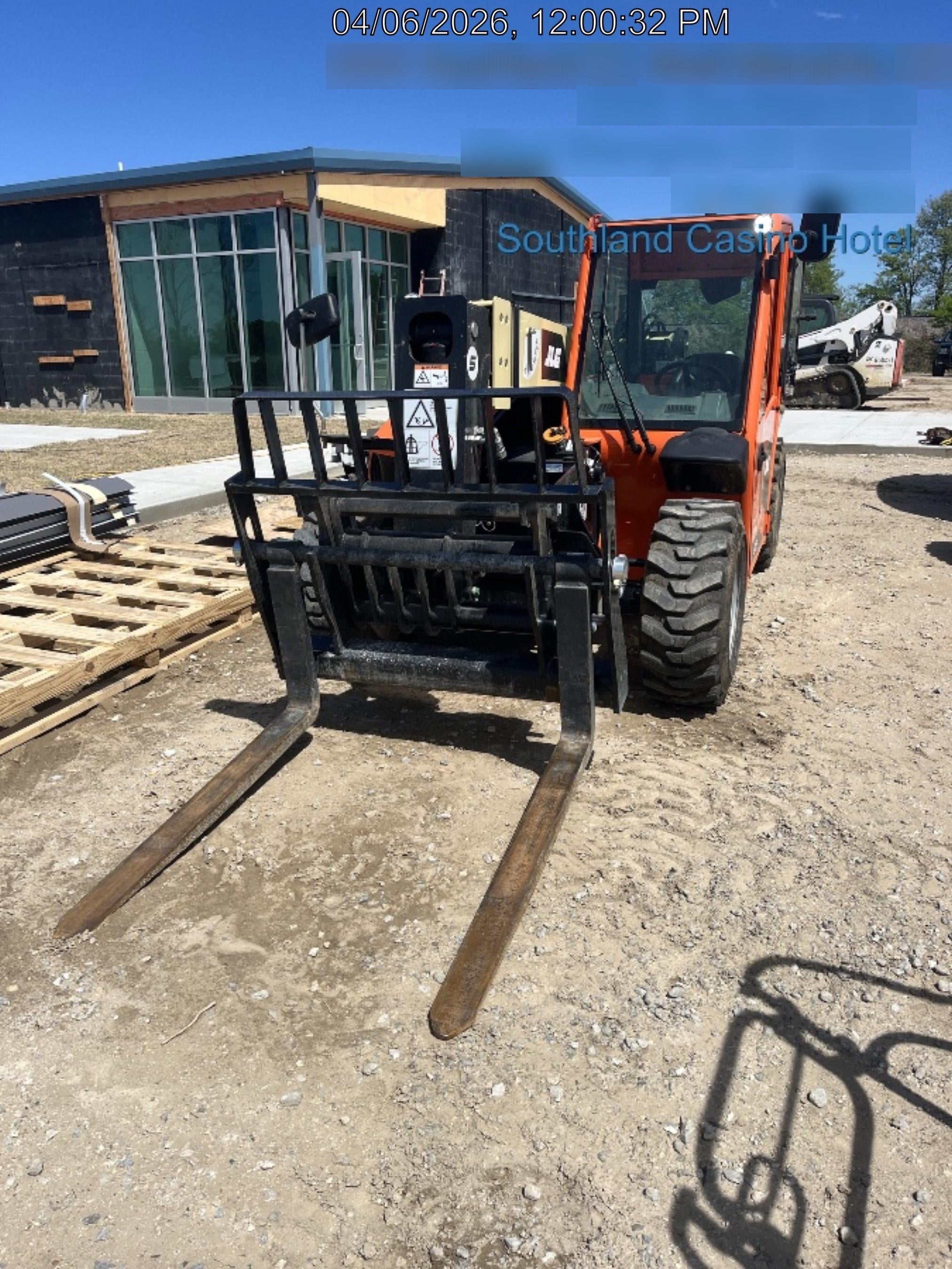 2025 JLG 519