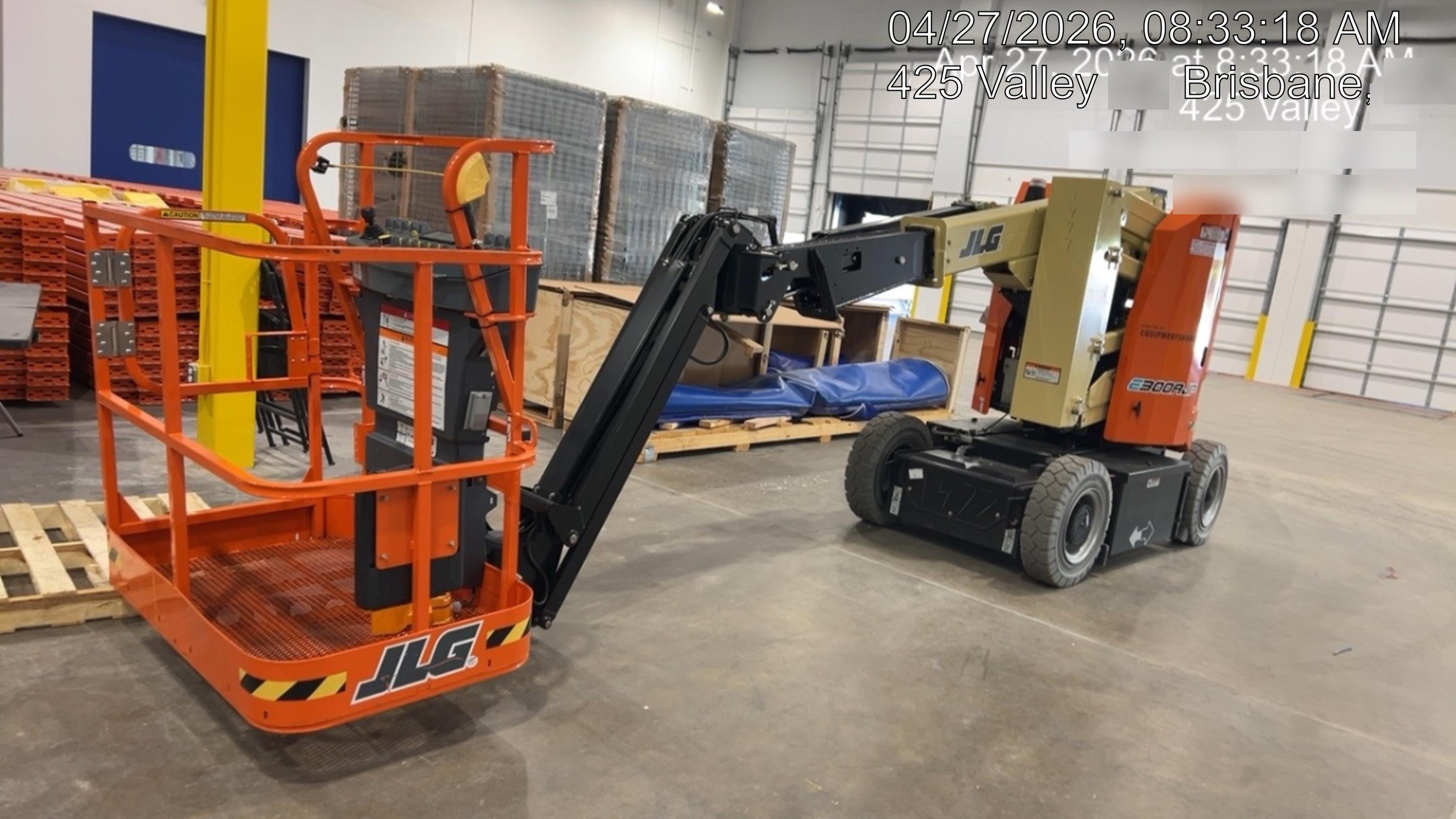 2025 JLG E300AJP