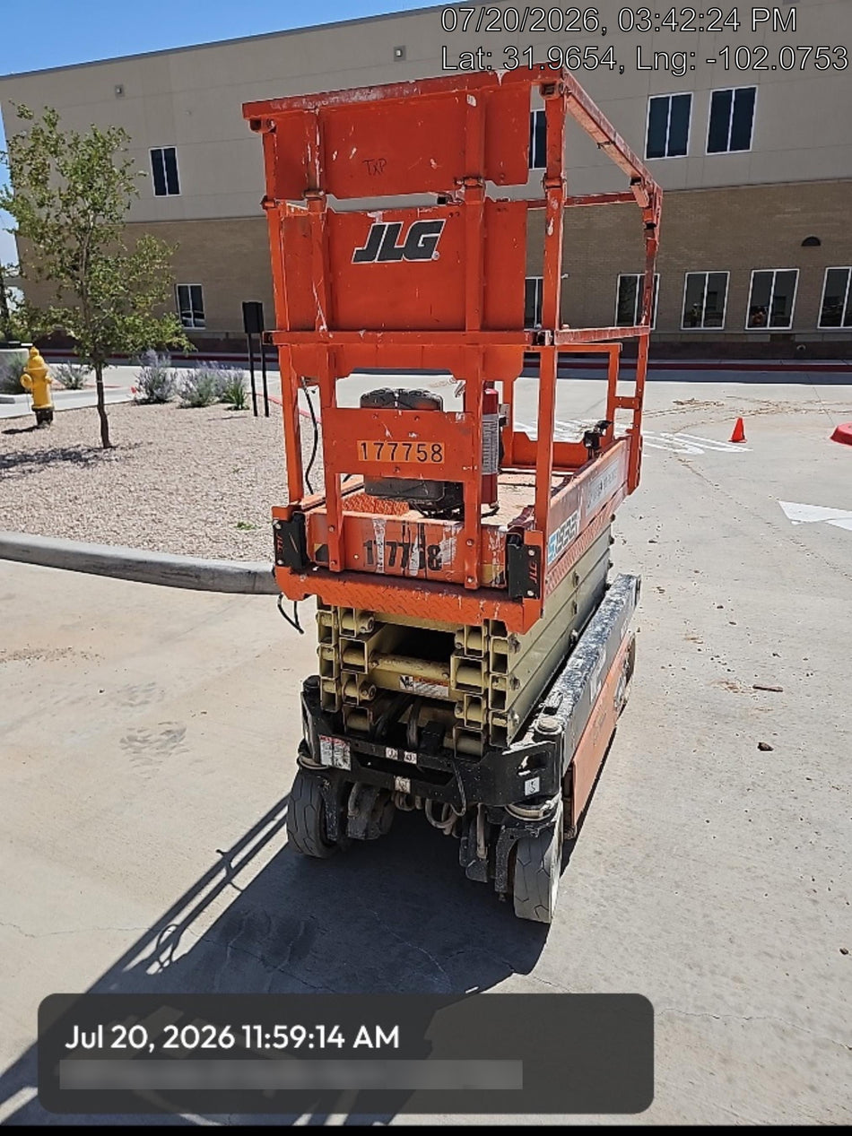 2021 JLG ES1932