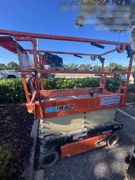 2022 JLG ES1932