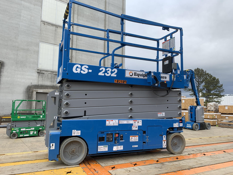 2020 Genie GS-3232 Standard, Folding half height swing gate, 800W Inverter