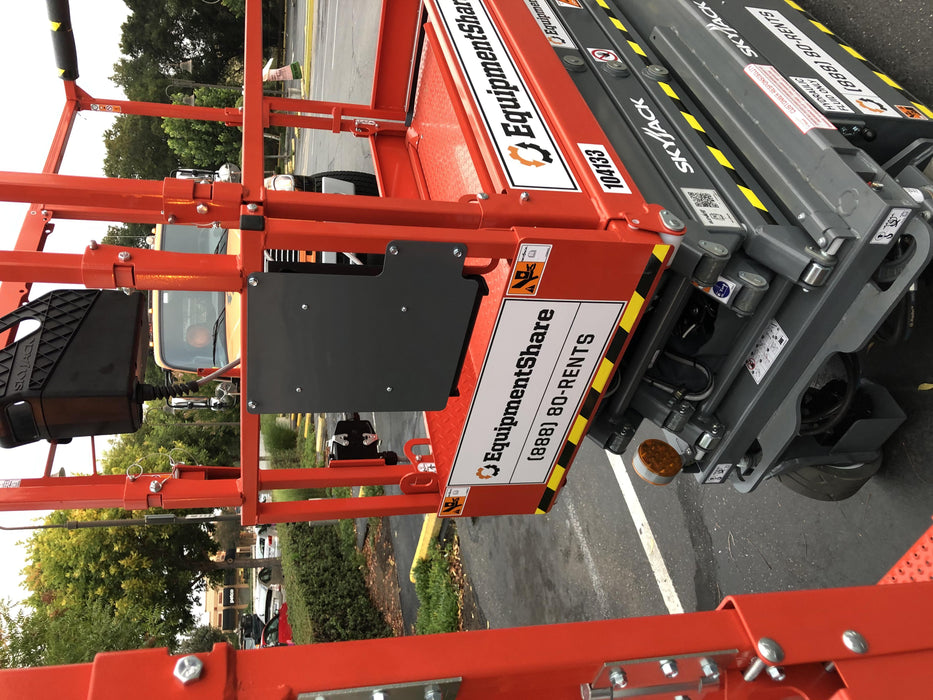 2020 Skyjack SJIII-3219 Solid NM Tires, Half height spring hinged entry gate, Dual Beacons, 800W Inverter