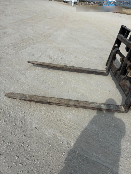 2019 Genie GTH-1056 Canopy, Solid RT Tires, LED Work Lights, Beacon 60" QA Carriage, 60" Forks