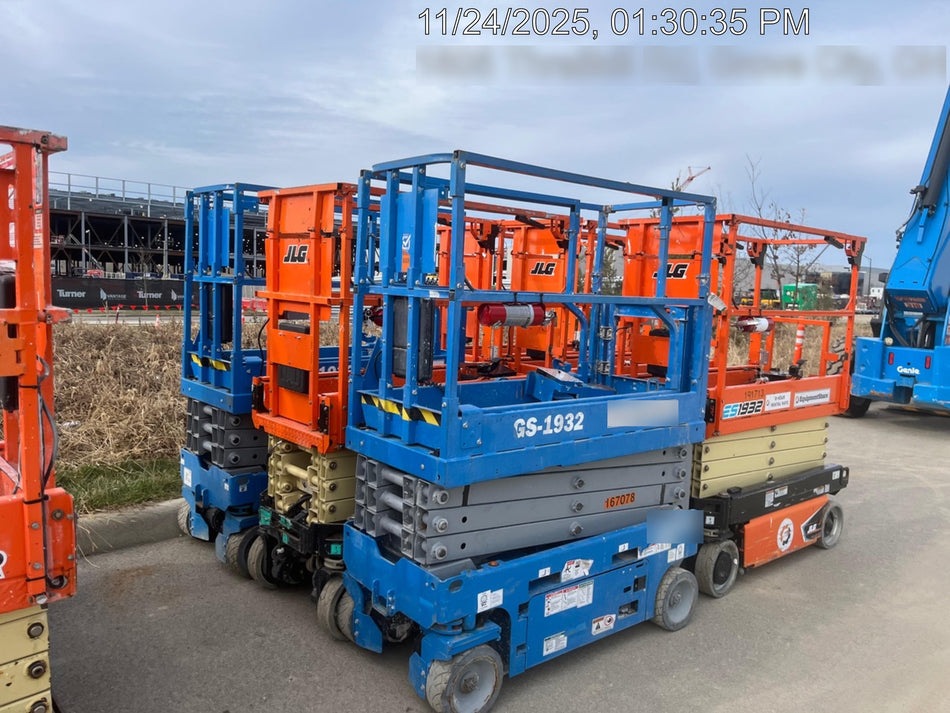 2021 JLG ES1932