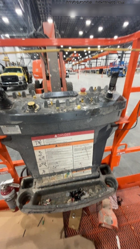 2023 JLG 660SJ