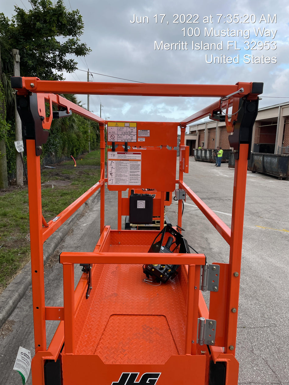 2022 JLG ES1932
