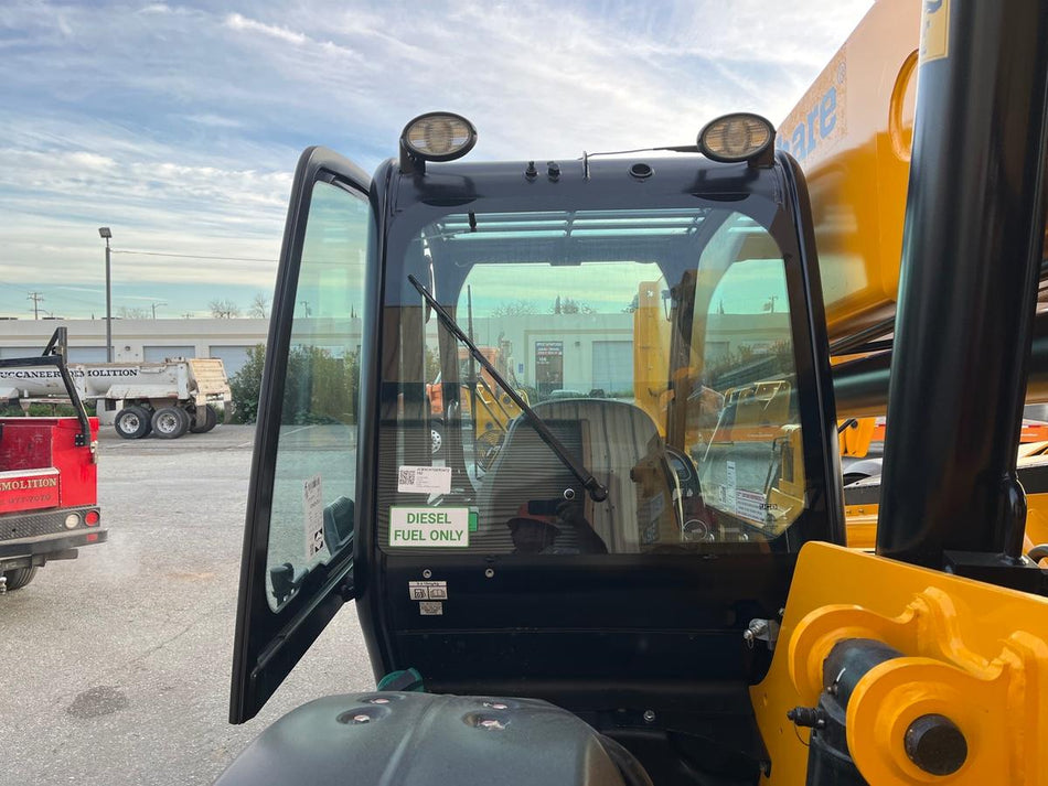 2025 JCB 512-56
