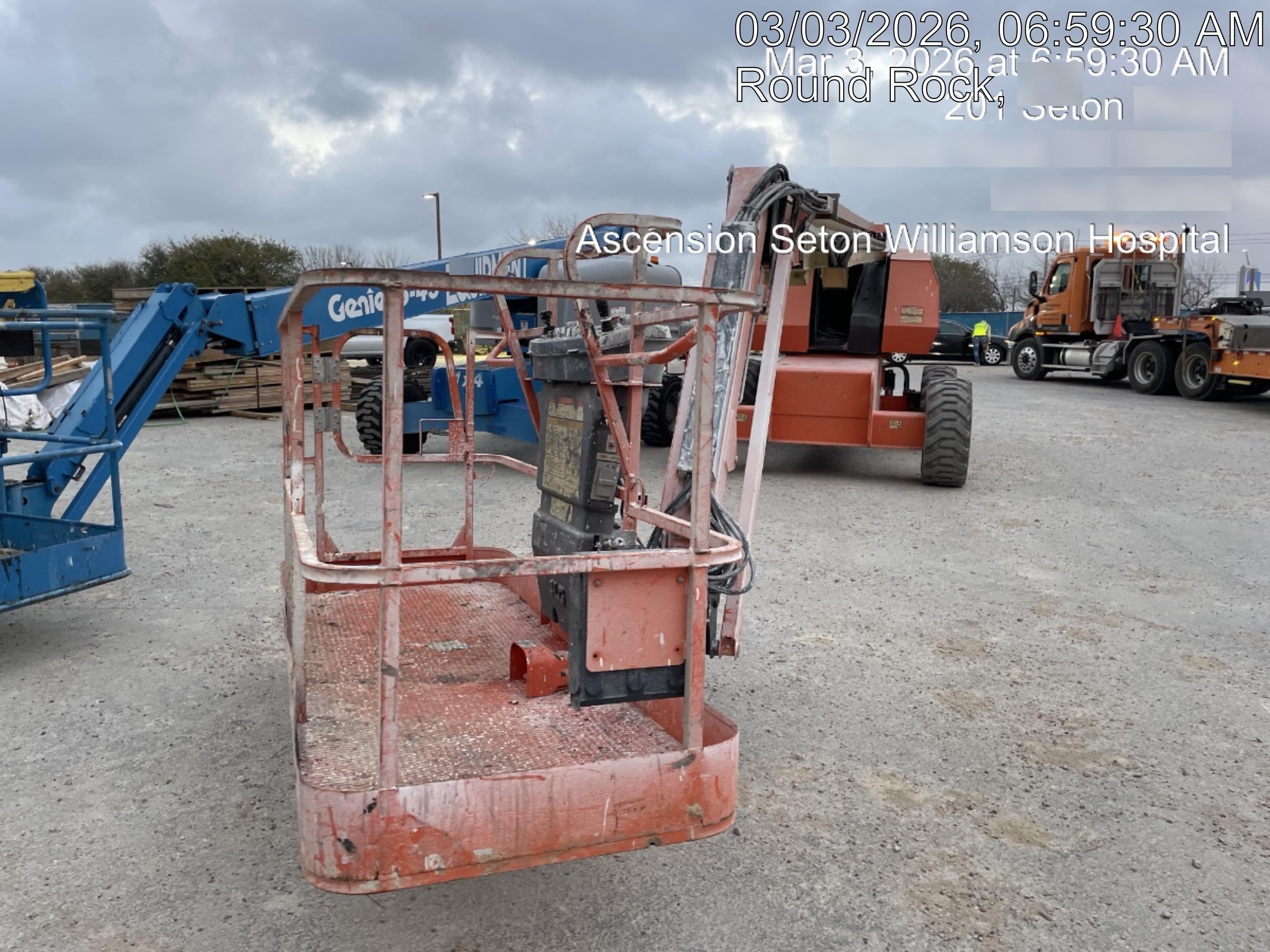 2016 JLG 660SJ