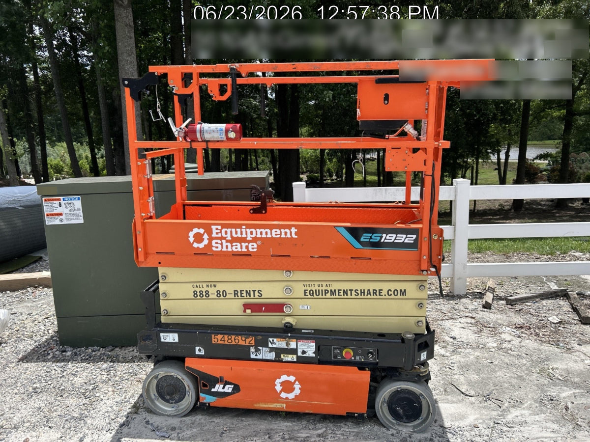 2025 JLG ES1932