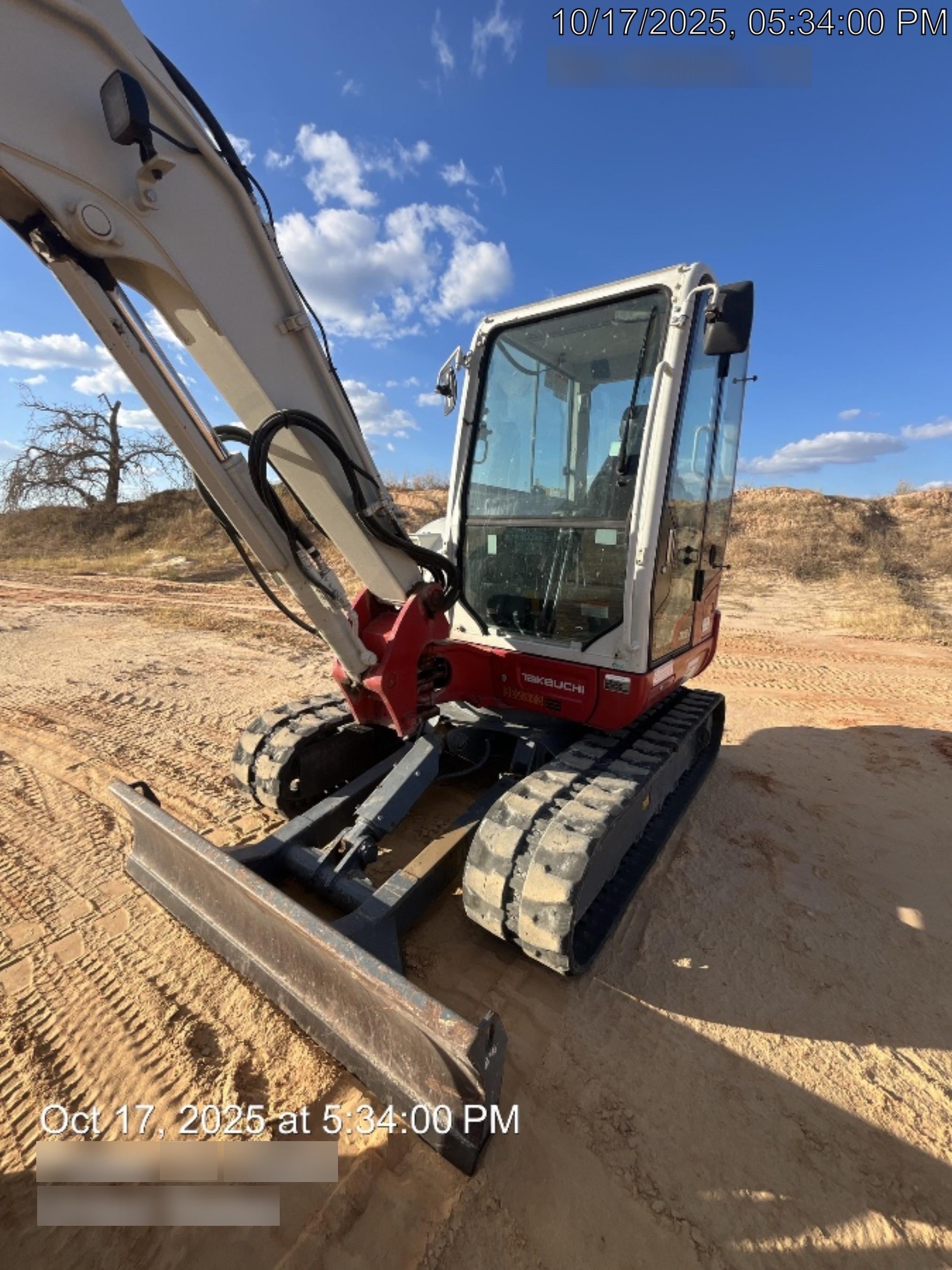 2023 TAKEUCHI TB250-2CR