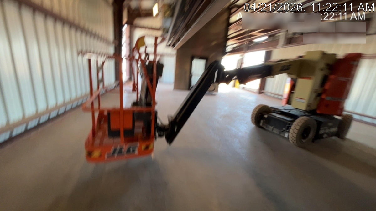 2025 JLG E300AJP