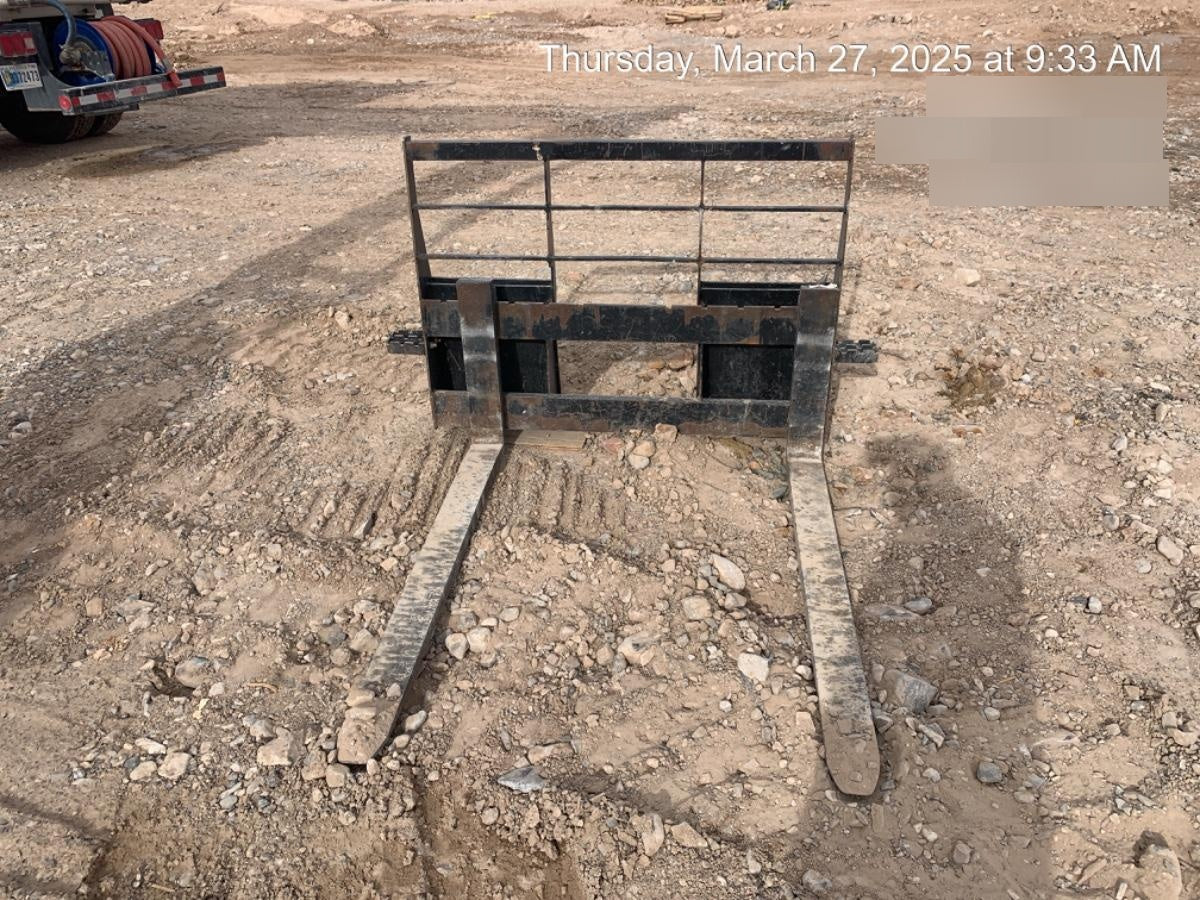 2022 ARROW MATERIAL HANDLING 48" Pallet Forks - Arrow