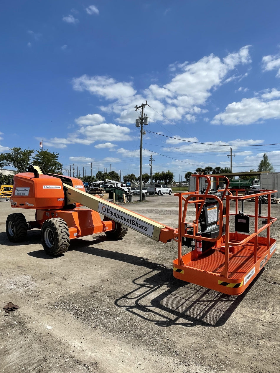 2022 JLG 400S