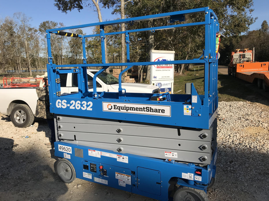 2019 Genie GS-2632 Folding rails with half height swing gate