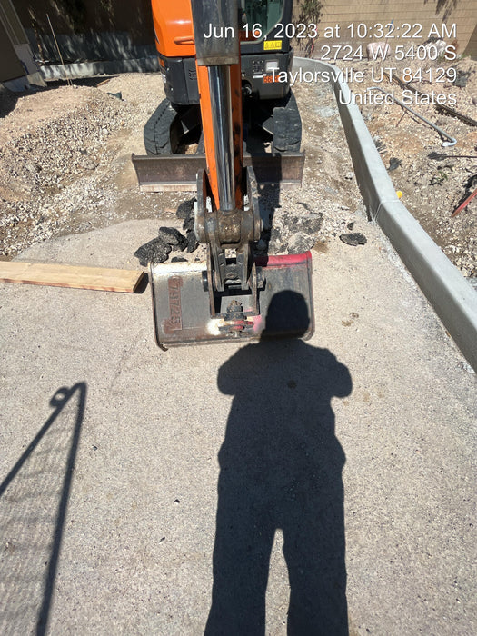 2020 TAG MANUFACTURING 30" Bucket - Tag