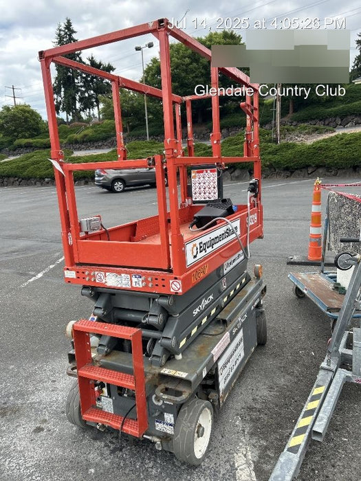 2020 Skyjack SJIII-3219 Solid NM Tires, Half height spring hinged entry gate, Dual Beacons, 800W Inverter