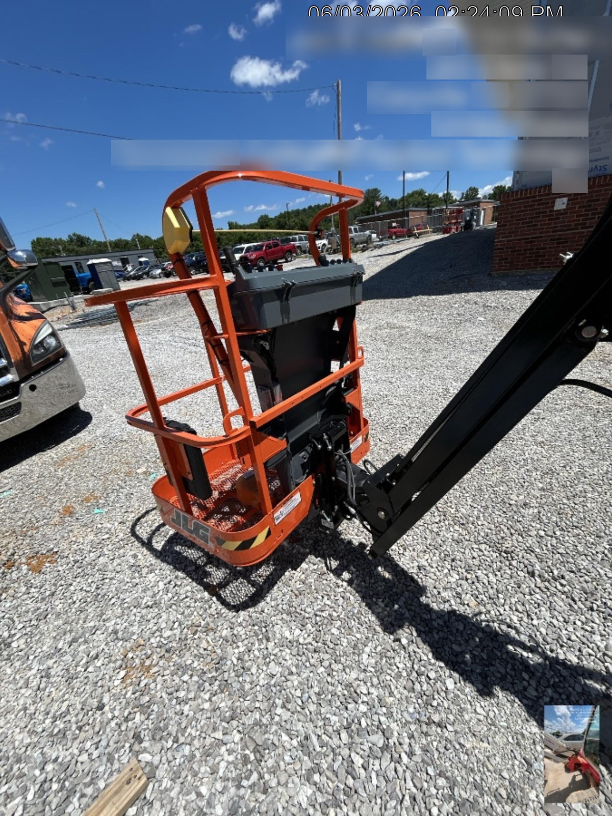 2025 JLG E300AJP