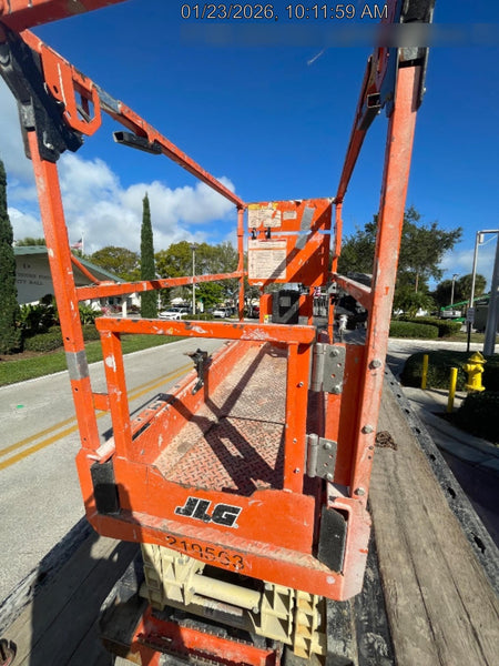 2022 JLG ES1932
