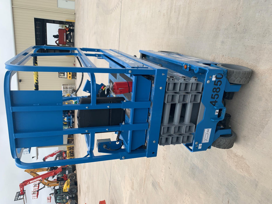 2019 Genie GS-1930 Fixed rails with chain Entry