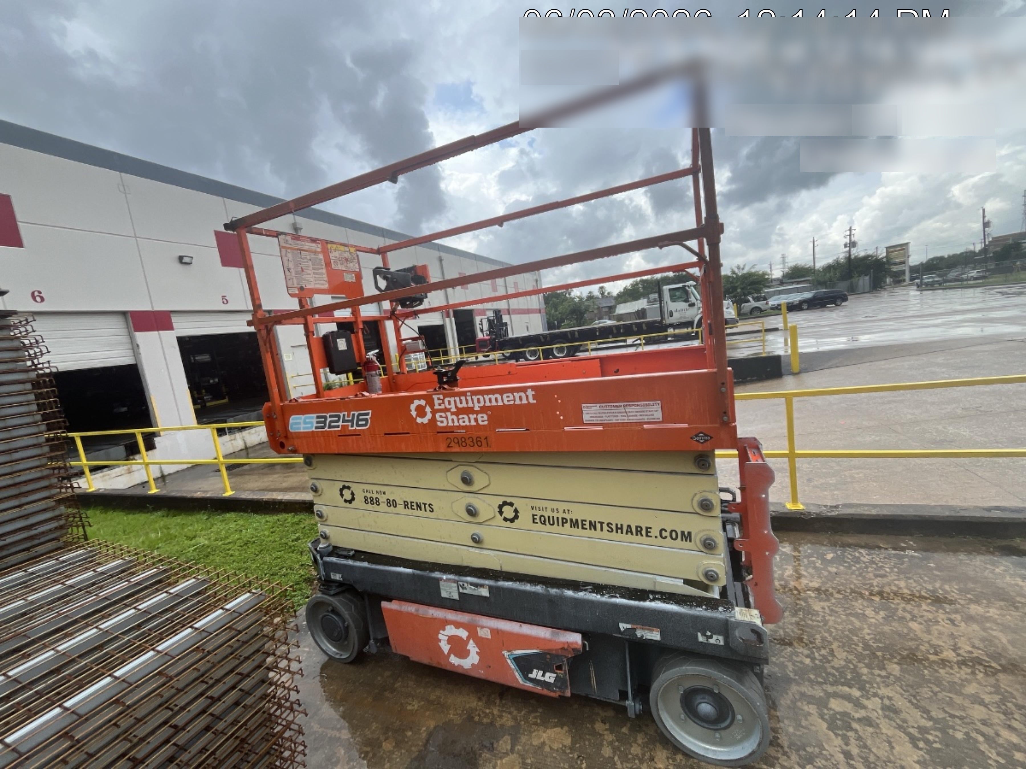 2023 JLG ES3246