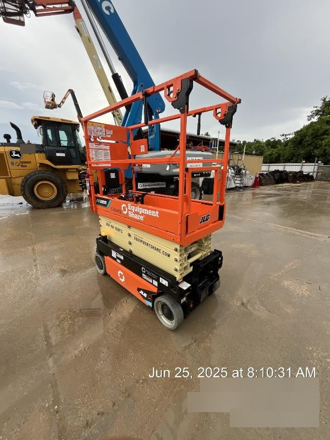 2025 JLG ES1932