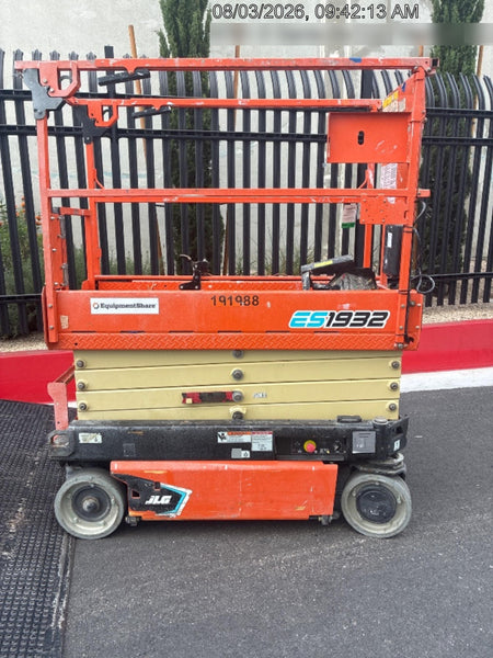 2021 JLG ES1932
